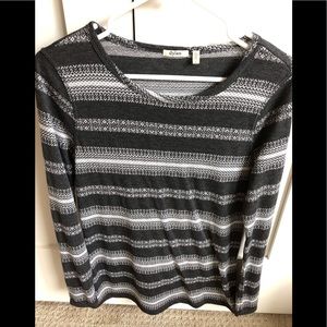 Long sleeve lightweight sweater